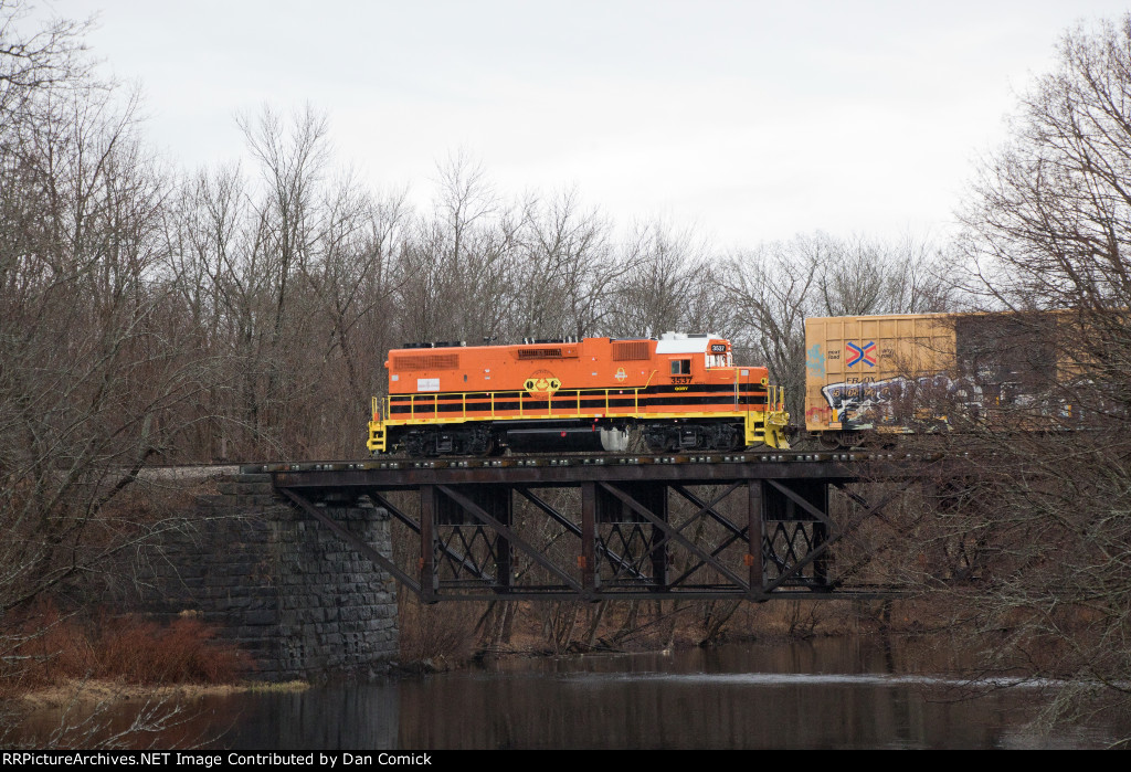 QGRY 3537 Leads 512 over the Little Androscoggin